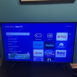 Insignia Roku 43” Smart TV