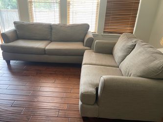 Sofa Set in Great Condition $100.00