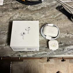AirPods (2 Sets With One Bad Ear each)