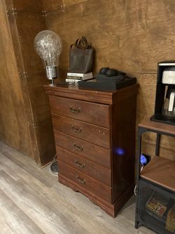 Ashely Furniture Wilmington 5-Drawer Dresser