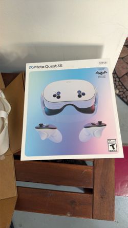 Meta Quest 3S VR Headset (128GB) - Almost new