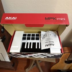 Akai Professional MpK Mini Keyboard