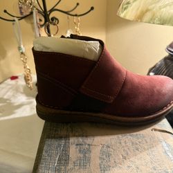  Borne Cute -and Very  Comfortable - Brick Color