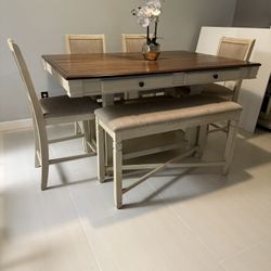 Beautiful Farmhouse Dining Table Set