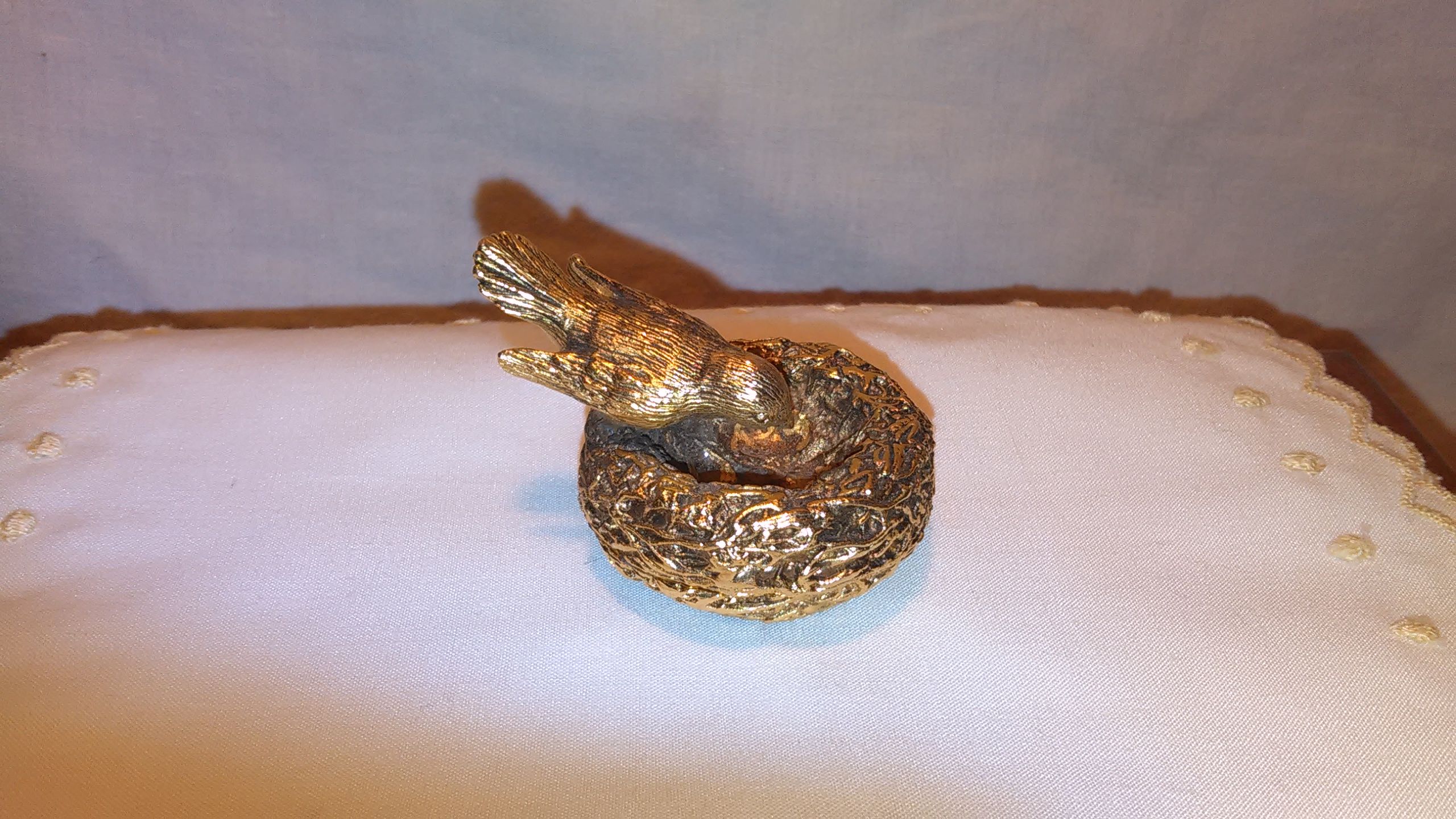 Vintage solid perfume compact