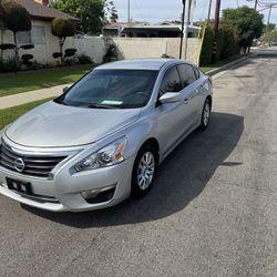 2013 Altima – Super Clean • Gas Saver • Ready to Drive