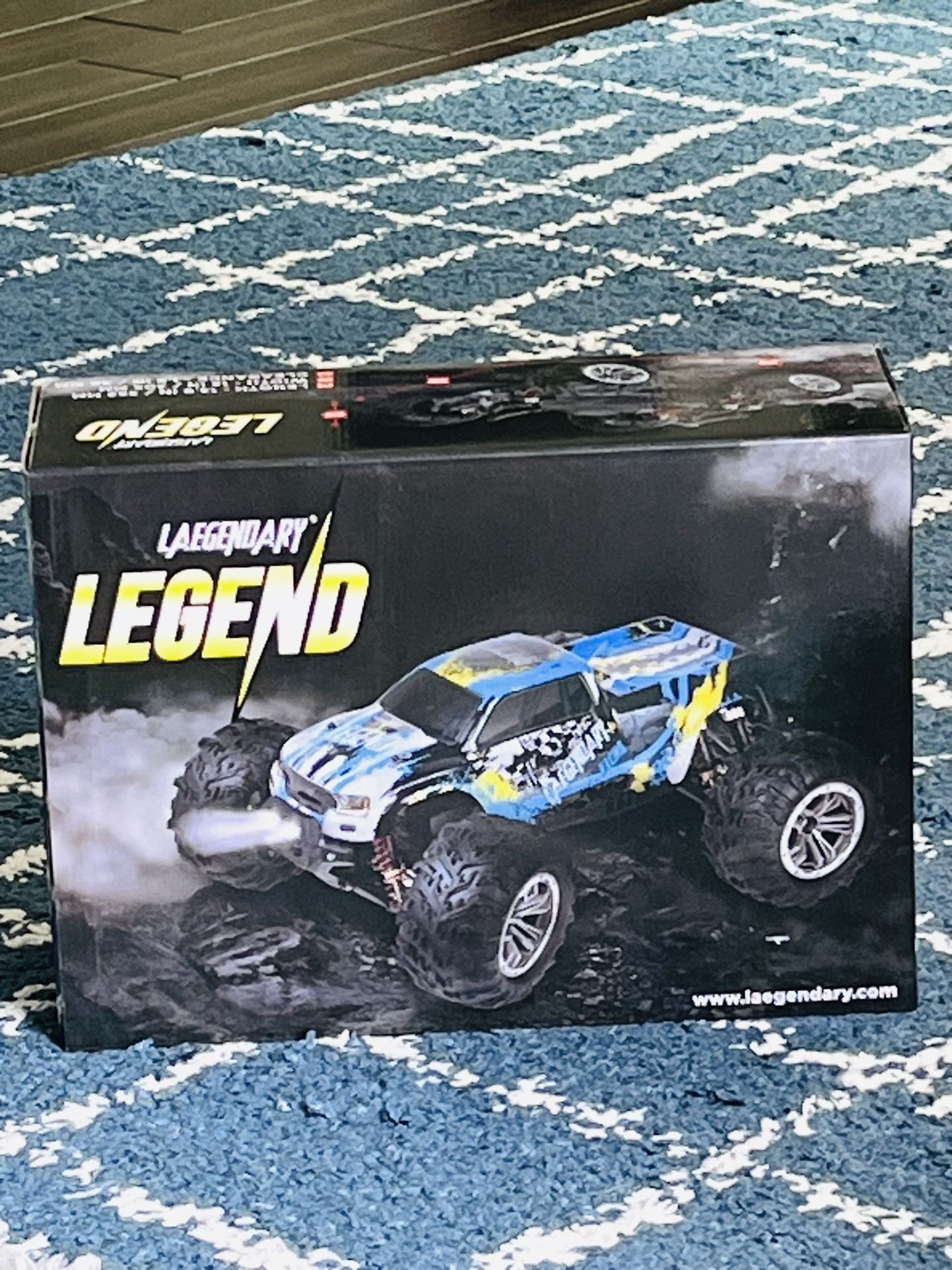 Brand New LAEGENDARY 1:10 Scale Very Big Monster Truck