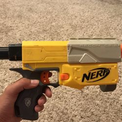 Nerf; Recon CS-6: Includes 2, 6-Bullet Magazines