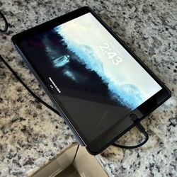 iPad Air 3rd Gen With Apple Keyboard 