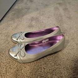 Stride Rite Girls Silver Ballet Flats Like New