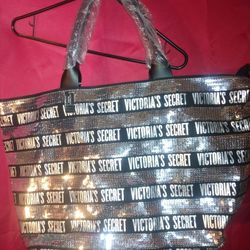 Victoria Secret Tote Bag NWT Asking 25$;