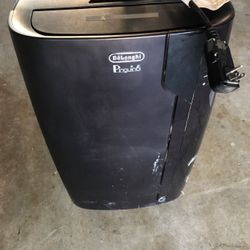 Portable A/C/ Brand DeLonghi
