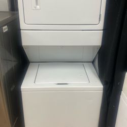 WASHER  AND ELECTRIC DRYER TOWER 220V