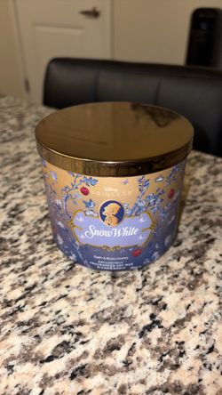 Snow White Bath and Body Works Candle
