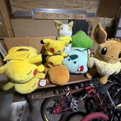 Jumbo Pokémon Center Pokémon Plushies 