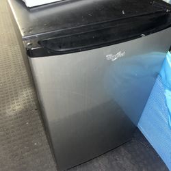 Whirlpool Mini Fridge 