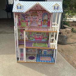 Kids Doll House Make An Offer!!!