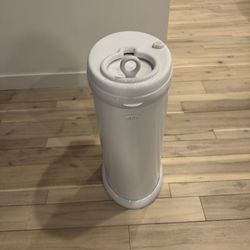 Ubbi Steel Diaper Pail, Odor Locking, No Special Bag Required, Award-Winning, Registry Must-Have, White