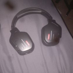Headphones 