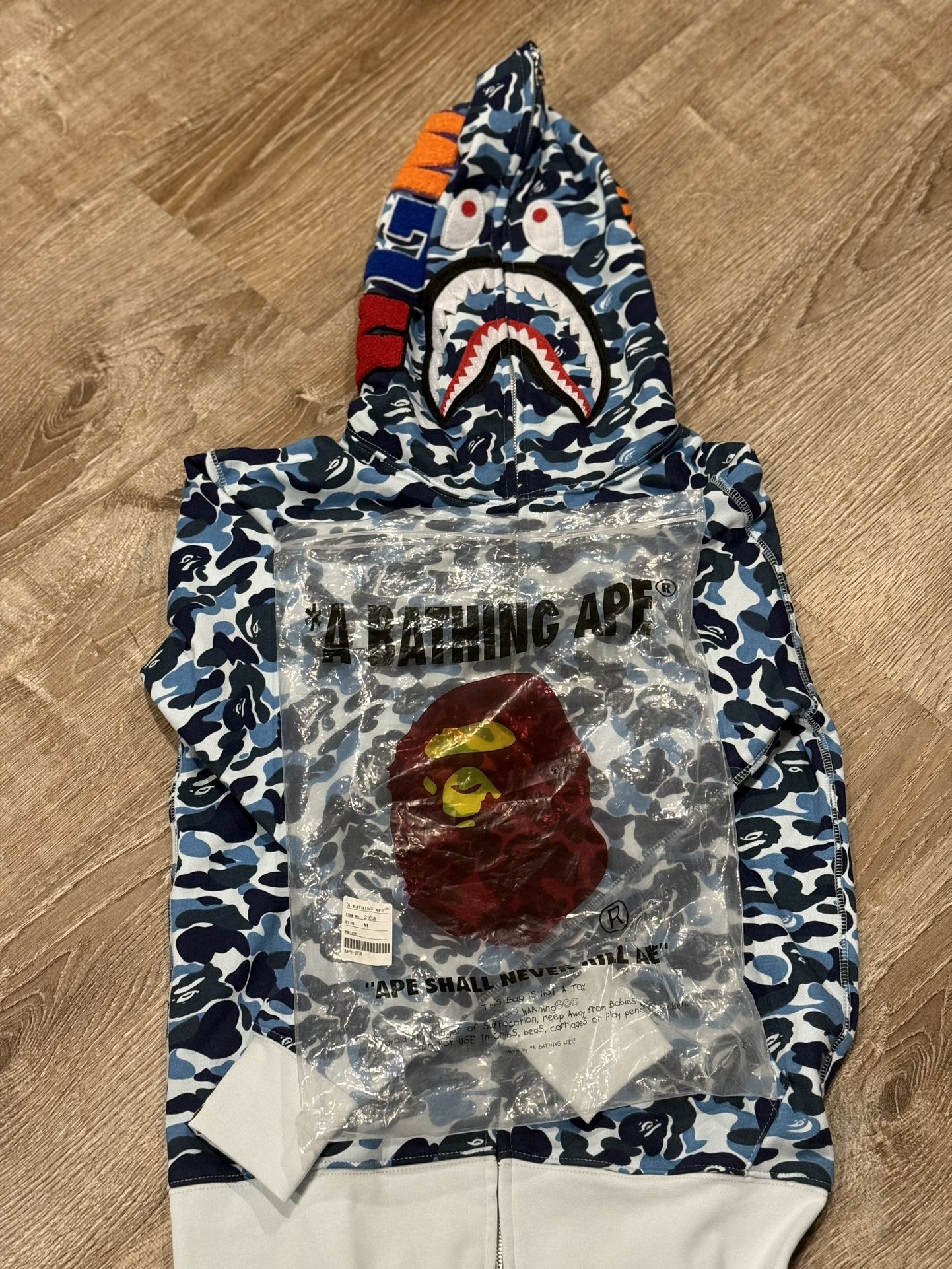 🔥 BAPE Shark Zip-Up Hoodie – Blue – Size Adult Small) 🔥