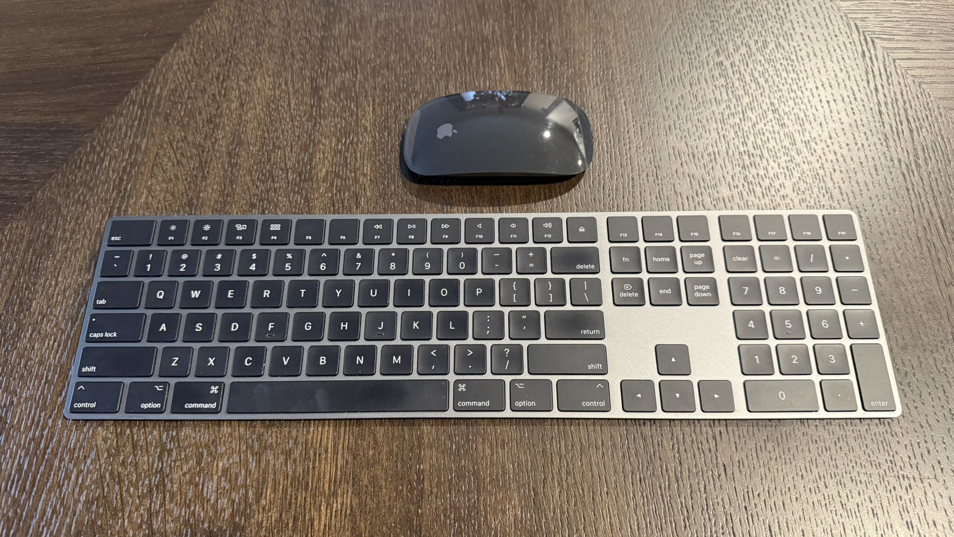 Apple Wireless Magic Keyboard + Magic Mouse 2 - Space Gray