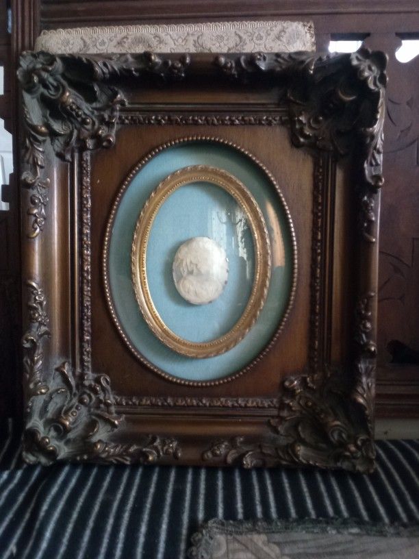 Antique Cameo  13"X15"