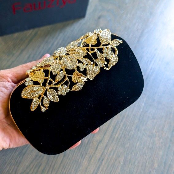 Fawziya Women's Crown Velvet Clutch Purse Evening Bags, Black