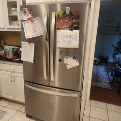 Whirlpool FrenchDoor Refrigerator GOOD!!