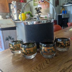 Vintage Ice Bucket With 4 Vintage Roly Poly Glasses 