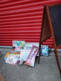 What You See Is Nine Toys For Children Like Three And Up There's Nine Toys And A Chalk Board Dry Erase Board I May Include More Things Now The Other P