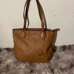 Michael Kors Big Purse In Excellent Condition 