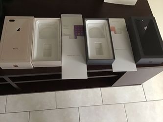 Dos cajas de iPhone 8 Plus auténticas prácticamente nuevas