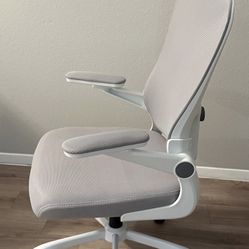 Like-New Ergonomic Office Chair