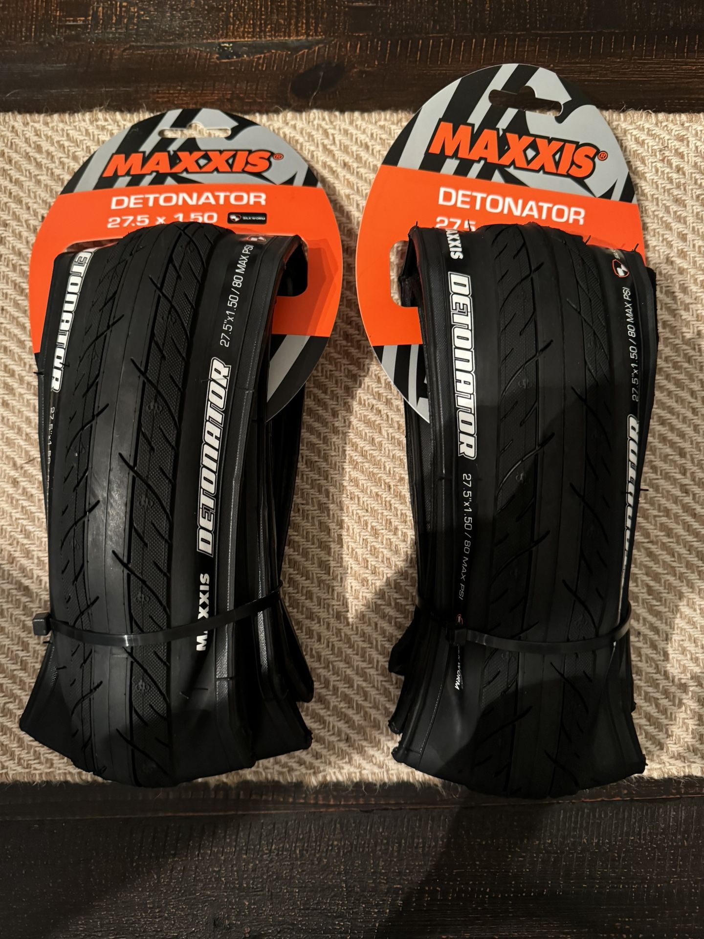 Detonator Tire Maxxis Detonator X1 Maxxis Detonator Hybrid X MTB Tyre