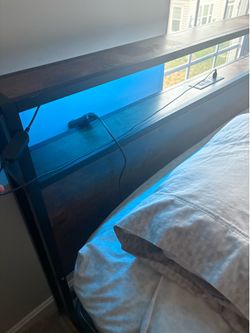 Queen size adjustable bed