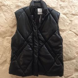 NEW! ABERCOMBIE AND FITCH  FAUX LEATHER MENS VEST SIZE LARGE  