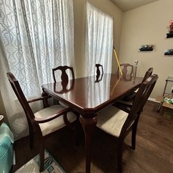 Queen Anne style table