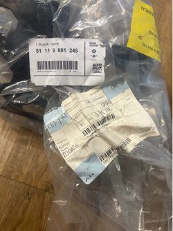 New BMW Front Bumper Guide / Bracket 51 11 9 881 245