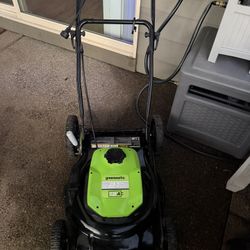 Lawn Mower greenworks® 27" 13AF