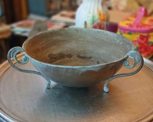 HEAVY PATINA! VINTAGE Cast Bronze/Brass CENTERPIECE BOWL ! - $40 (Washington Park, i25 and Alameda, Denver)