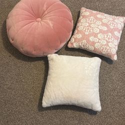 Decorative Pillows 