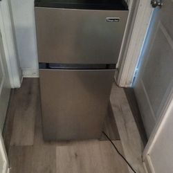 Magic Chef Refrigerator 