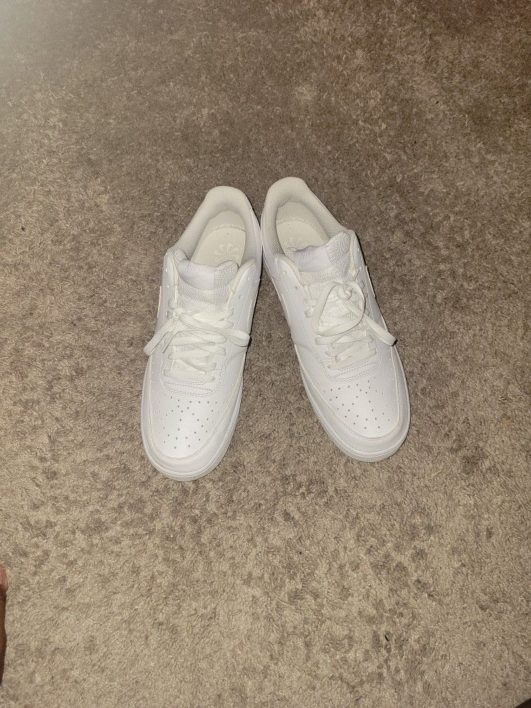 Size 12 Nike COURT VISION