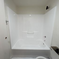Reglaze bathtub