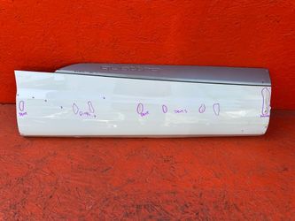 2016 - 2025 Audi Q7 Right Passenger Side Front Door Molding Lower OEM 4M0853970