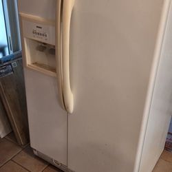25 Cu.ft. Kenmore Side By Side Refrigerator