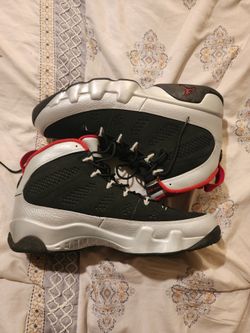 Air Jordan 9 Retro 'Jhonny Kilroy' size 12
