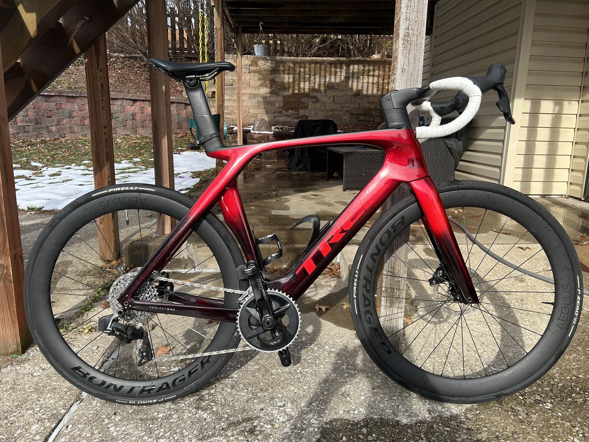 2022 Madone SLR 7 - 57cm