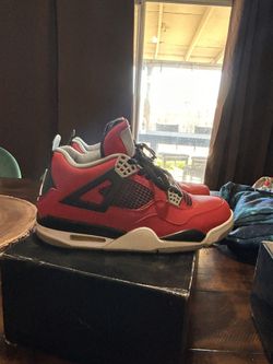 Jordan 4 toro size 11