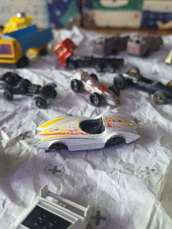 Hotwheels, Lesney  Matchbox, Siku, Corgi, Tootsie Toy 39 in all. Lot OBO